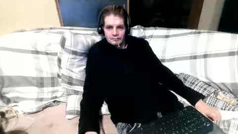 Snapshot of bponie1 chatting on 15, 11, 2025 bponie1 online show from 15, 11, 2025