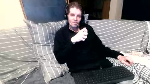 Snapshot of bponie1 chatting on 30, 11, 2025 bponie1 online show from 30, 11, 2025