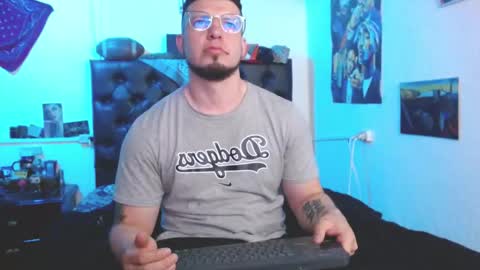 brad hot boy online show from 25, 3, 2026