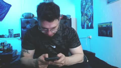 brad hot boy online show from 17, 6, 2026