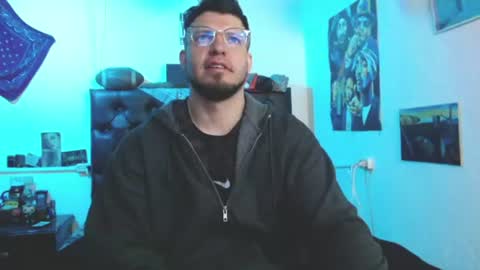 brad hot boy online show from 24, 6, 2026