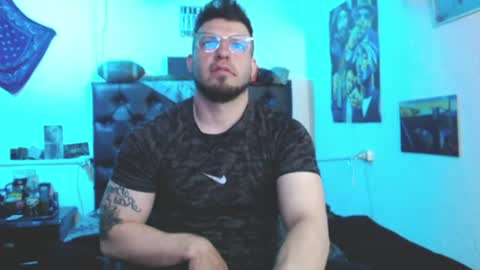 brad hot boy online show from 25, 6, 2026