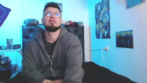 brad hot boy online show from 11, 7, 2026