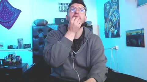 brad hot boy online show from 15, 7, 2026