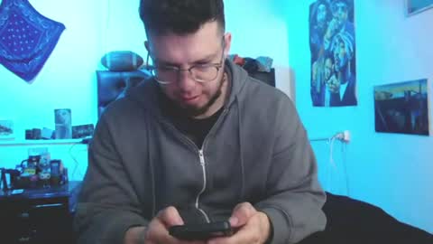 brad hot boy online show from 17, 7, 2026