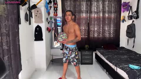 Snapshot of bradley_strong_ chatting on 11, 11, 2025 Bradley Strong online show from 11, 11, 2025