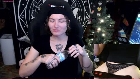 Snapshot of brandiwrld999 chatting on 31, 12, 2024 BrandiWRLD999 online show from 31, 12, 2024