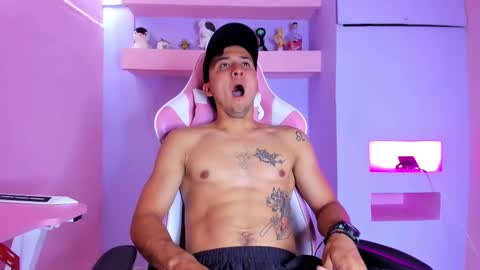 Snapshot of brandoncolee chatting on 16, 1, 2025 BrandonCole online show from 16, 1, 2025