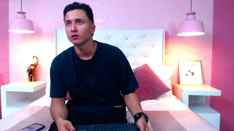 Snapshot of brandoncolee chatting on 18, 1, 2025 BrandonCole online show from 18, 1, 2025