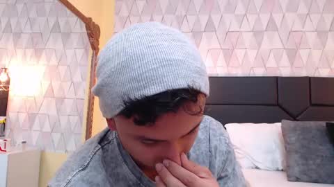 Snapshot of brandoncolee chatting on 8, 2, 2025 BrandonCole online show from 8, 2, 2025