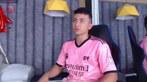 Snapshot of brandoncolee chatting on 19, 2, 2025 BrandonCole online show from 19, 2, 2025