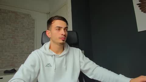 Snapshot of brandontatex chatting on 1, 2, 2025 BrandonTateX online show from 1, 2, 2025