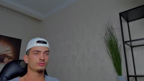 Snapshot of brandontatex chatting on 12, 3, 2025 BrandonTateX online show from 12, 3, 2025