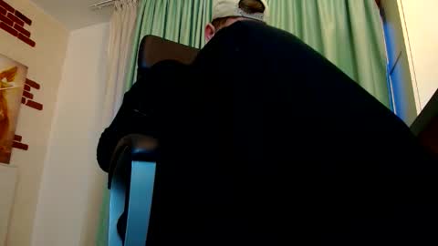 Snapshot of brandontatex chatting on 6, 10, 2025 BrandonTateX online show from 6, 10, 2025