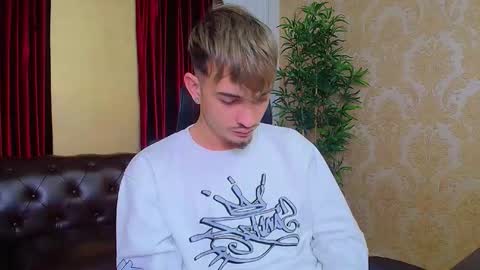 Snapshot of brandontatex chatting on 12, 10, 2025 BrandonTateX online show from 12, 10, 2025