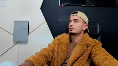 Snapshot of brandontatex chatting on 18, 12, 2025 BrandonTateX online show from 18, 12, 2025