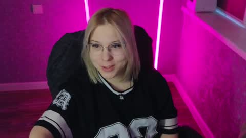 Snapshot of brandy__stars chatting on 7, 2, 2025 Belle online show from 7, 2, 2025