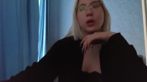 Snapshot of brandy__stars chatting on 20, 10, 2025 Belle online show from 20, 10, 2025