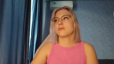 Snapshot of brandy__stars chatting on 3, 11, 2025 Belle online show from 3, 11, 2025