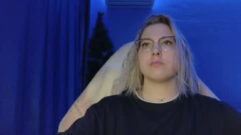 Snapshot of brandy__stars chatting on 14, 12, 2025 Belle online show from 14, 12, 2025