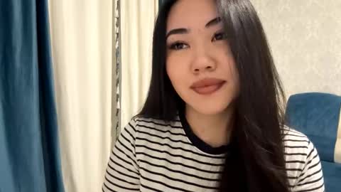 Snapshot of brandysveum chatting on 12, 11, 2025 Aypril online show from 12, 11, 2025