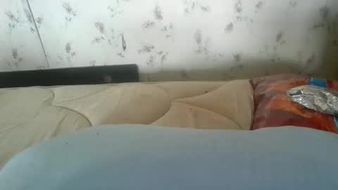 Snapshot of bratbrat23 chatting on 16, 12, 2025 Bay online show from 16, 12, 2025