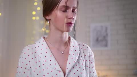 Snapshot of brave_journey chatting on 4, 3, 2025 Eli online show from 4, 3, 2025