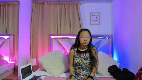 Snapshot of bravepetunia chatting on 17, 10, 2025 bravepetunia online show from 17, 10, 2025