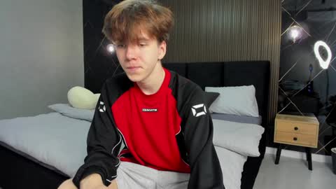 Snapshot of braxiboy chatting on 12, 1, 2025 Brax online show from 12, 1, 2025