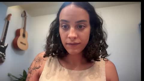 Snapshot of braziliantgirl chatting on 4, 11, 2025 Thalia online show from 4, 11, 2025