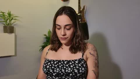 Snapshot of braziliantgirl chatting on 18, 12, 2025 Thalia online show from 18, 12, 2025