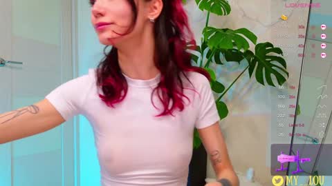 Snapshot of breeding_material chatting on 10, 3, 2025 Ashley Dolce and Lou online show from 10, 3, 2025