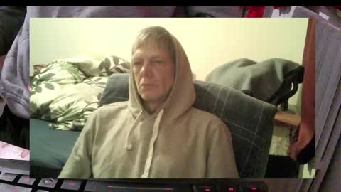 Snapshot of bremer64 chatting on 11, 11, 2025 bremer64 online show from 11, 11, 2025