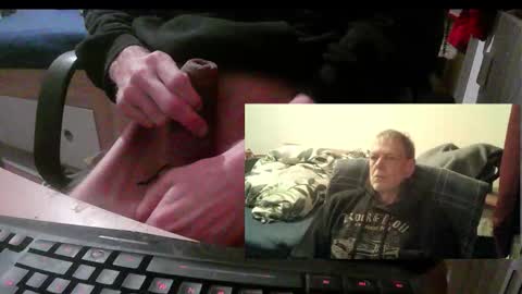 Snapshot of bremer64 chatting on 16, 11, 2025 bremer64 online show from 16, 11, 2025