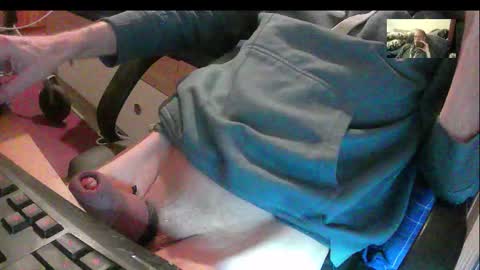 Snapshot of bremer64 chatting on 17, 12, 2025 bremer64 online show from 17, 12, 2025