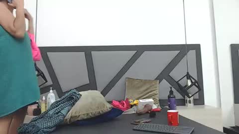 BRENDA VELASQUEZ online show from 5, 3, 2025