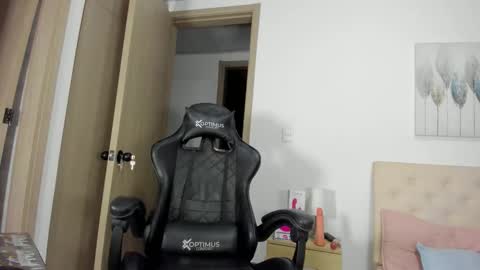 Snapshot of brenda_x_x chatting on 5, 11, 2025 Brenda online show from 5, 11, 2025