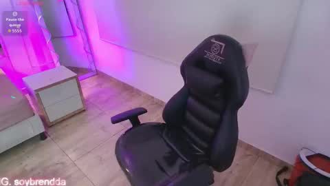 BRENDDA  online show from 27, 9, 2025