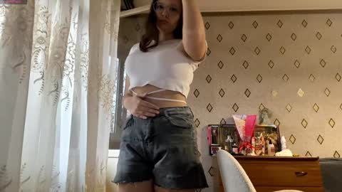 Mia   online show from 21, 12, 2025