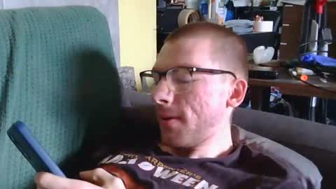 Snapshot of brenden02 chatting on 30, 3, 2026 Brenden online show from 30, 3, 2026