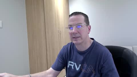 Snapshot of brettdj chatting on 28, 9, 2025 Brett online show from 28, 9, 2025