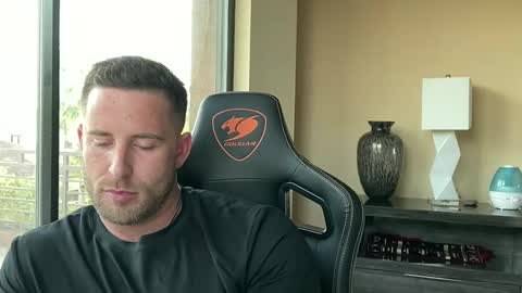 Snapshot of brettmycles chatting on 13, 12, 2024 Brett Mycles online show from 13, 12, 2024