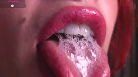 Snapshot of bri_von_dhara_ chatting on 5, 12, 2025 Bri online show from 5, 12, 2025