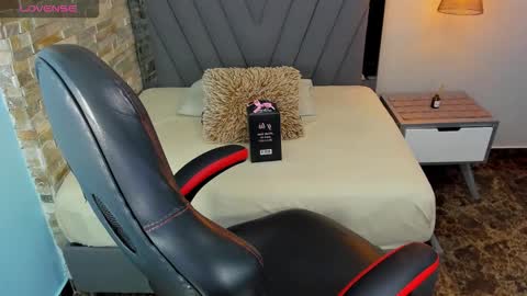 Snapshot of briagalvin chatting on 21, 11, 2025 Briana online show from 21, 11, 2025