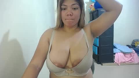 Snapshot of briana_lovexx chatting on 23, 7, 2026 Briana online show from 23, 7, 2026