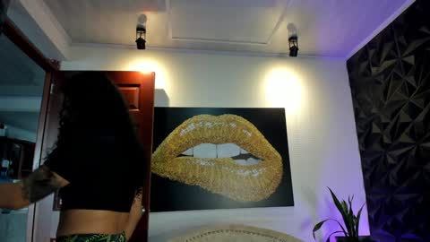 Snapshot of brianathompson chatting on 16, 1, 2025 BRIANA online show from 16, 1, 2025