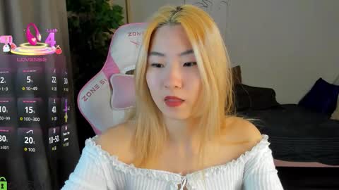 Snapshot of bridgetbottrel chatting on 2, 10, 2025 Bridget online show from 2, 10, 2025