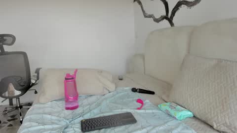 Snapshot of bridgetrodriguez chatting on 17, 1, 2025 online show from 17, 1, 2025