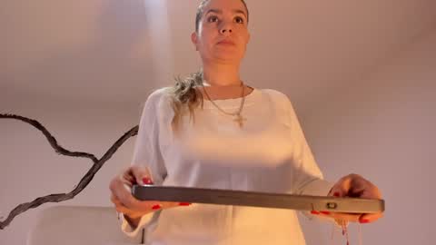 Snapshot of bridgetrodriguez chatting on 31, 1, 2025 online show from 31, 1, 2025