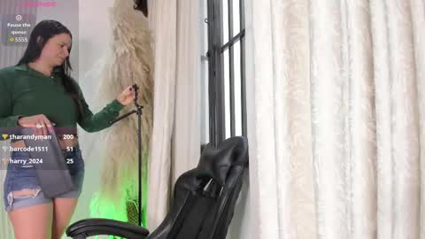 Snapshot of bridgetrodriguez chatting on 17, 9, 2025 online show from 17, 9, 2025